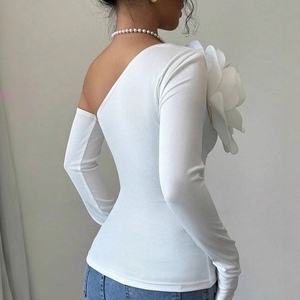 T-shirt ajusté à manches longues et épaules dénudées pour femme, nouveau style, décoré de fleurs 3D, tendance - Product Image 5