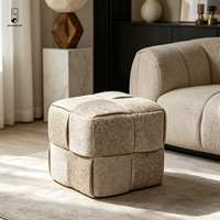 Pouf carré texturé en chenille beige neutre français, tabouret ottoman tissé à motif quadrillé, repose-pieds d'appoint polyvalent