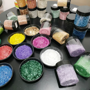 Commercio all'ingrosso Calcinato Golden <span class=keywords><strong>Mica</strong></span> Fiocchi di Pavimenti in Polimero e decorazioni per unghie Golden <span class=keywords><strong>Mica</strong></span> foglio di vernice oro <span class=keywords><strong>Mica</strong></span> Fiocco in polvere - Product Image 3