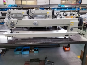 Machine à coudre industrielle à bras long et grande plateforme à double aiguille à entraînement direct par ordinateur QK-4420L - Product Image 4
