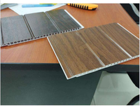 Plafond en PVC léger à marque privée OEM, revêtement de plafond intérieur pour les acheteurs en gros et les intérieurs de restaurants