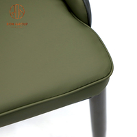 Vente en gros de chaise de restaurant moderne, légère, de haute qualité, élégante, avec cadre en métal, chaise de salle à manger en cuir PU souple