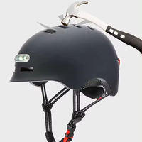 Casque de vélo de patinage à LED OEM pour enfants Casque de vélo électrique de scooter urbain rechargeable PC dans le moule avec la norme EN1078 solide et élégant