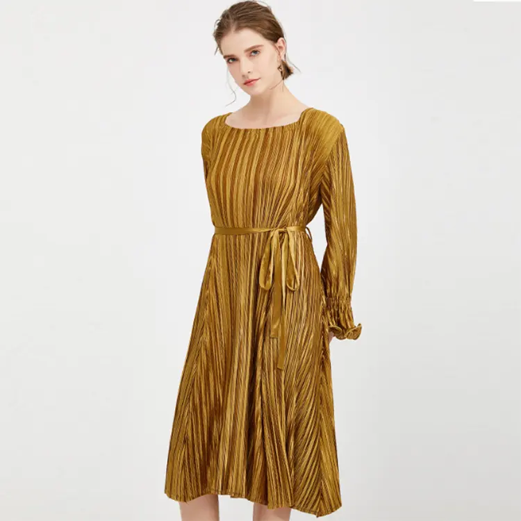 فستان نسائي بتصميم جديد على شكل حرف a, فستان نسائي يغطي الخصر والبتلات بفتحة رقبة مربعة باللون الذهبي