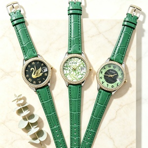 <span class=keywords><strong>Montre</strong></span> de couple personnalisée avec logo photo pour homme et <span class=keywords><strong>femme</strong></span>, <span class=keywords><strong>montre</strong></span> de luxe à quartz pour <span class=keywords><strong>femme</strong></span> avec <span class=keywords><strong>bracelet</strong></span> en <span class=keywords><strong>cuir</strong></span> pour cadeau en <span class=keywords><strong>gros</strong></span> B2B - Product Image 1