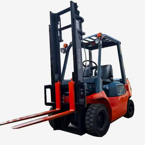 Chariot élévateur diesel Toyota d'occasion 2,5 tonnes (4300 kg) d'origine japonaise, excellent état, 0-2000 heures, en stock - Product Image 1