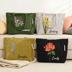 Sac fourre-tout personnalisé en velours côtelé avec fleur de naissance et nom, grande capacité, pour femme, avec poches, idéal pour le quotidien, le travail et le shopping - Product Image 2
