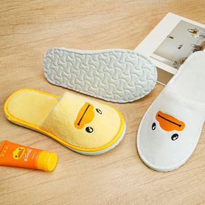 รองเท้าแตะขนแกะสำหรับเด็กน่ารักใช้ซ้ำได้ - Product Image 1