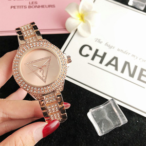 Fournisseur de montres avec logo personnalisé, <span class=keywords><strong>montre</strong></span> à quartz pour le commerce extérieur, <span class=keywords><strong>montre</strong></span> pour <span class=keywords><strong>femme</strong></span>, <span class=keywords><strong>montre</strong></span> tendance en alliage avec diamants - Product Image 1