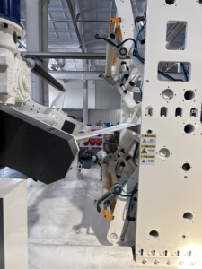 चिपकने वाला टेप नियंत्रण के लिए उच्च परिशुद्धता लेमिनेटिंग कोटिंग मशीन मोटाई पेपर पैकेजिंग प्रकार फिल्म - Product Image 3