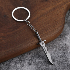 ของขวัญเครื่องประดับอนิเมะรูปมีดแฟชั่นสำหรับเด็ก ขายส่ง พวงกุญแจ Valorant โลหะผสมสังกะสี น้ำหนักเบา รูปทรงคารัมบิต - Product Image 5