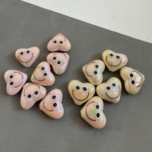 Perles en acrylique imprimées colorées en forme de cœur avec motifs <span class=keywords><strong>Smiley</strong></span> Face et « I Love You » pour sangles de téléphone Y2K - Product Image 2