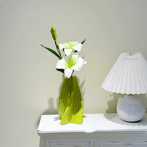 Fleur de lys artificielle avec vase en plastique, décoration moderne pour table, décoration d'intérieur - Product Image 4