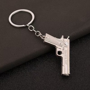 Llavero de Metal Personalizado con Forma de Pistola Desert Eagle, Juego de Llaveros para Mochila, para Parejas o Amigos, como Regalo - Artículo Premium Hecho a Mano - Product Image 3