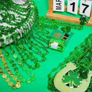 Pendentifs, perles et accessoires en forme de trèfle irlandais métallique pour colliers de la Saint-Patrick - Product Image 2