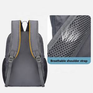 Mochila Deportiva Casual Unisex de Gran Capacidad con Forro de Tela Impermeable, Diseño Plegable para Viajes al Aire Libre, Senderismo y Uso Escolar - Product Image 4