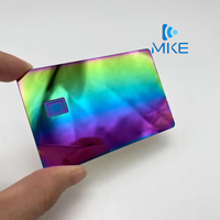 Cartes bancaires en acier inoxydable avec design gravé, impression par gravure, finition brossée bleue durable et fente