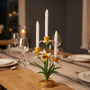 Candélabre en forme de narcisse avec trois bougies blanches pour la décoration de la maison - Product Image 4