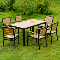Moderne Outdoor-Essstühle Café Innenhof Bistro Restaurant Garten Schwimmbad Kunststoff-Möbel Tische Stühle