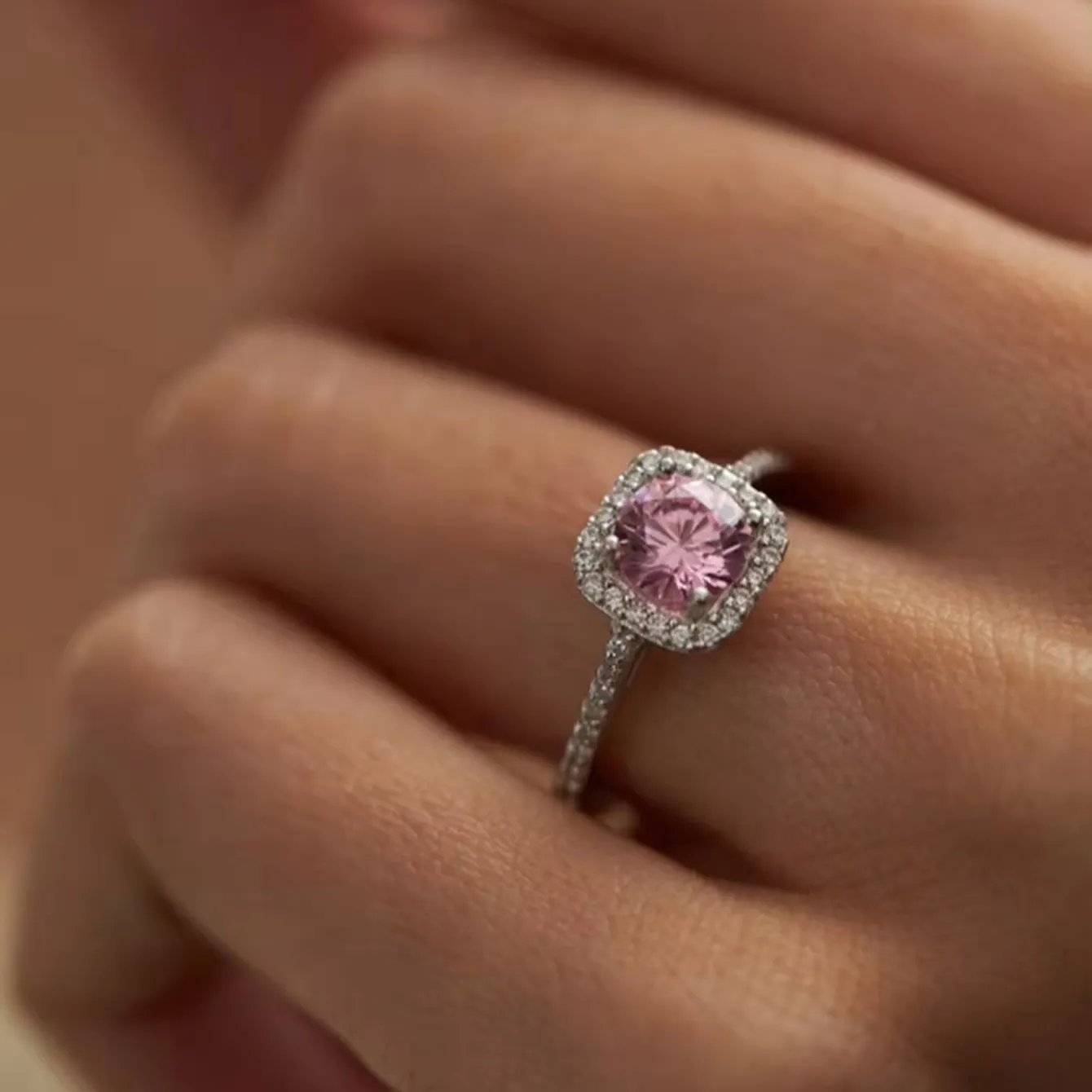 1 Stück koreanischer Stil quadratischer rosa Diamantsring für Damen, Acht Herzen Acht Pfeile offener Ring, luxuriöses Gefühl, süß und romantisch