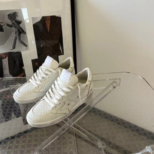 Zapatillas de Diseño de Lujo Antideslizantes Blancas de Plumas de Ganso, de Alta Calidad, Cómodas, Estilo Urbano, Doradas con Efecto Desgastado, Tendencia de Moda - Product Image 6