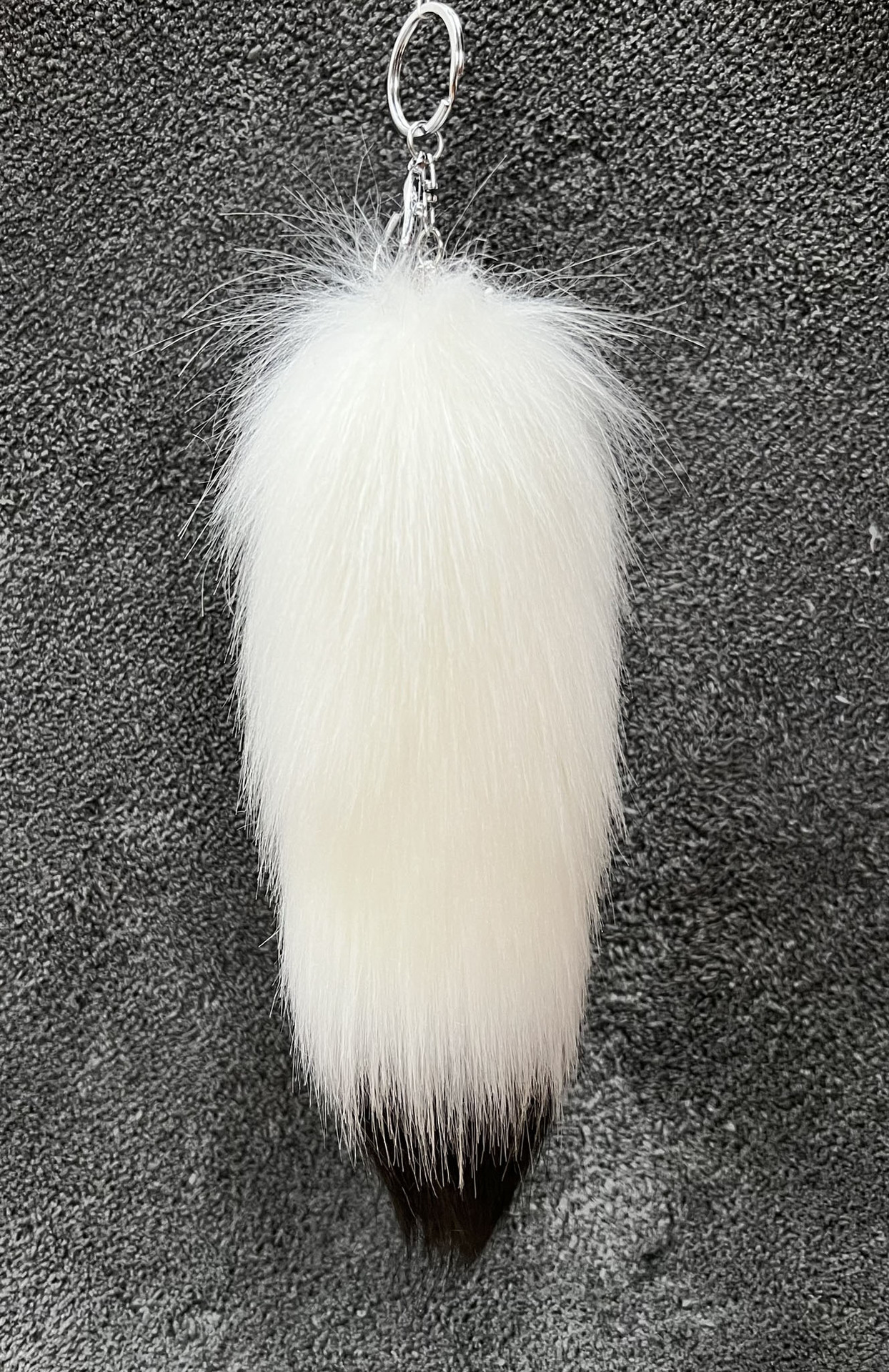 Corps blanc-pointe noire-longueur des cheveux 25 cm