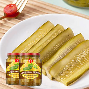 Cornichons <span class=keywords><strong>en</strong></span> tranches longues, faits <span class=keywords><strong>maison</strong></span> par des agriculteurs, comme accompagnement pour les repas - Product Image 2
