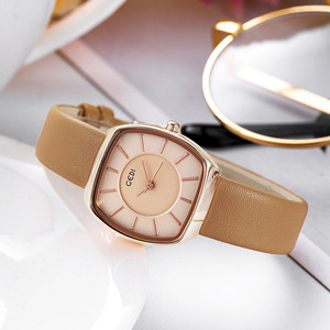 Reloj de cuarzo con esfera negra cuadrada en tono oro rosa para mujer, reloj de pulsera minimalista con correa de cuero negro para mujer, informal, para uso diario - Product Image 3