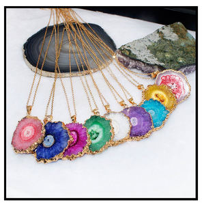 Pendentifs en <span class=keywords><strong>pierre</strong></span> naturelle BASQUESUN, 9 couleurs, bord irrégulier plaqué or, charmes en agate cristalline pour la fabrication de bijoux, collier DIY - Product Image 2