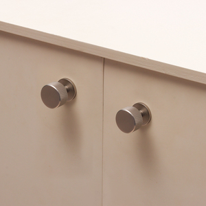 HK0900 Manija de perilla redonda de latón macizo Diseño moleteado para muebles Cocina Armario Puerta Tirador Cajón Uso - Product Image 5