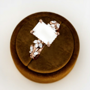 Bague de fiançailles et de mariage en or avec diamant de laboratoire taille émeraude de 3 carats, motif branche inspiré de la nature, certifiée IGI pour femme - Product Image 3