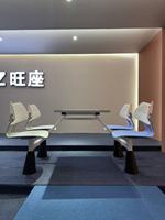Ensemble table et chaises de restaurant commercial moderne, pour écoles et cafétérias, avec des caractéristiques durables, imperméables et douces