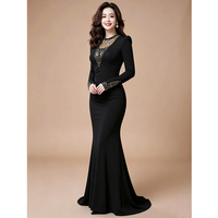 Robe longue sirène noire grande taille en mousseline florale à manches longues, froncée sur le côté, ornée de strass et de perles, idéale pour les invitées de mariage
