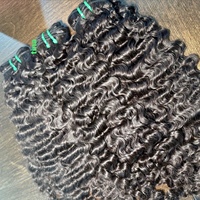 Extensions de Cheveux Naturels Indiens Bouclés de Qualité Supérieure, Fournisseur en Gros de Cheveux Bruts Indiens, Cheveux Bouclés Birmans Alignés dans le Sens de la Cuticule, Extensions de Cheveux Vietnamiens
