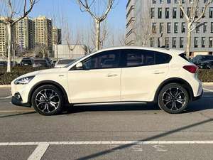 Voitures d'occasion en Chine Ford Focus Active modèle 2020 EcoBoost 180 édition Jinyao - Product Image 3