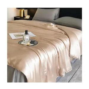 Desain warna kustom putih abu-abu 100% untaian panjang sutra mengisi Tencel katun selimut/selimut/selimut Set untuk musim dingin musim panas
