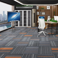 Dalles de moquette modernes rayées 50x50cm, à poils bouclés, forme carrée, en polyester, pour bureaux et hôtels