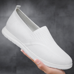 Chaussures de sport ultra-légères à enfiler avec empeigne en maille respirante, semelle épaisse, rehaussement invisible de 6 cm et coussin d'air - Product Image 5