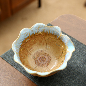 Ciotola per Matcha in Ceramica Blu Artigianale con Bordo a Fiore di Loto, Set Ecologico per Bere il Tè per <span class=keywords><strong>Donne</strong></span> - Product Image 4