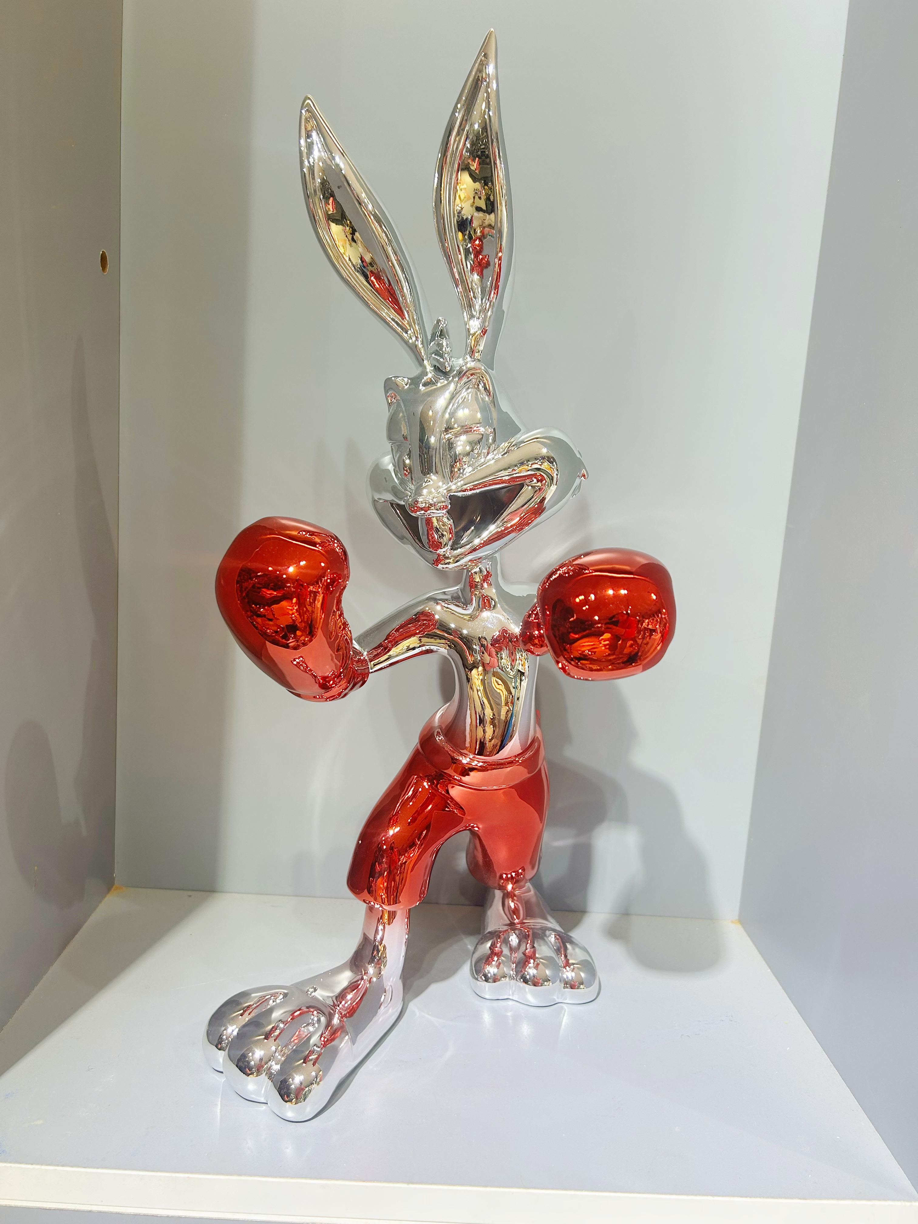 Custom High Gloss Donald Duck Statue for Pop Art Design