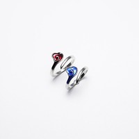 Anime Akatsuki Uchiha Itachi Sasuke anillo azul rojo nube Metal anillos Halloween moda Cosplay accesorio regalos