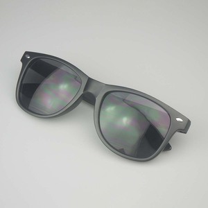 2025 OEM vente en gros de lunettes de soleil UV400 Little Rice Designer Lunettes de soleil avec cadre en PC noir Logo personnalisé unisexe pour adultes - Product Image 6