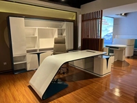 Ensemble de bureau de direction en bois au design contemporain de Guangzhou, table de patron modulaire à finition brillante, bureau de gestionnaire de bureau moderne pour usage domestique