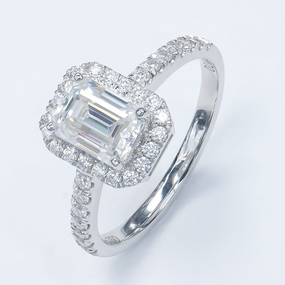 14k emrald moissanite ring