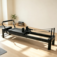 Cama de Pilates Reformer con Riel Exterior de Aluminio Negro y Caja Auxiliar para Ejercicios de Core, Corrección de Postura y Práctica de Fitness