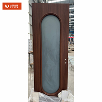 Pintu Kaca Cermin Panel Komposit Veneer Kayu Jati Rekayasa Warna Walnut Tahan Air yang Dapat Disesuaikan untuk Kamar Mandi Villa Apartemen Hotel