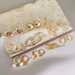 Pendientes de Aro Gruesos de Latón con Circones Impermeables y Modernos para Mujer, Chapados en Oro de 18K, Ideales para Fiestas y Bodas - Product Image 4