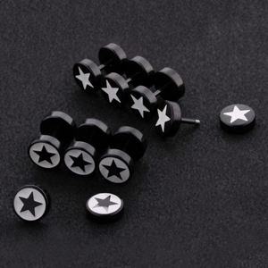 Pendientes de Estrella Negra de 8mm, Estilo Punk Hip Hop, para Hombre y Mujer, Listos para Enviar, Simulación de Piercing - Product Image 6