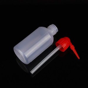 Botella de riego Hirozumi de 250 ml con boquilla curva de plástico para el cuidado de plantas suculentas - Product Image 2