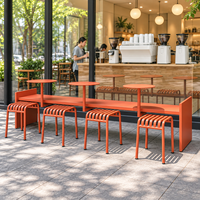 Meubles de café en métal modernes pour l'extérieur, ensemble de bancs, tables et tabourets de couleur personnalisée pour bistrot commercial, café, restaurant, terrasse